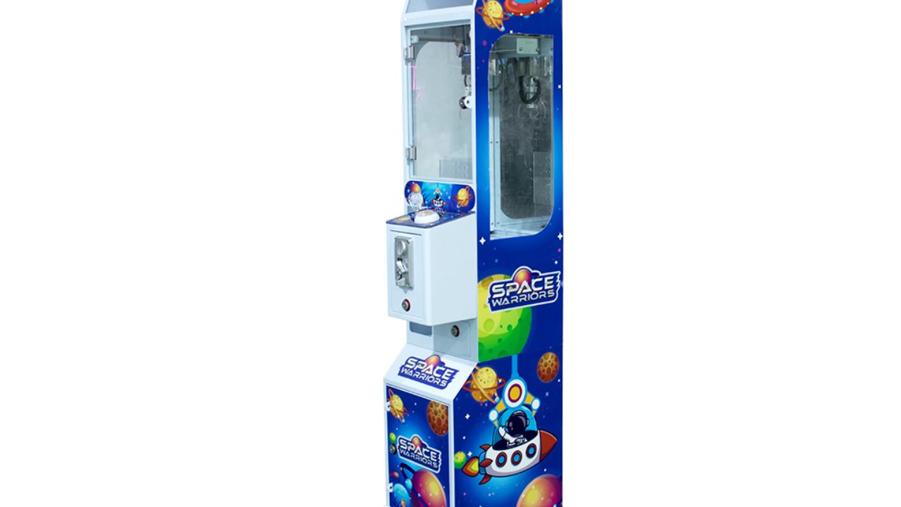 The Mini Claw Machine Is a Tiny But Powerful Toy That Can Fill Your Hand With Fun!